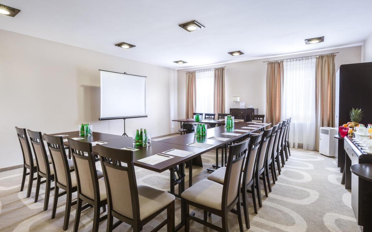 Hotel Picaro Stok Lagow  Bagian luar foto