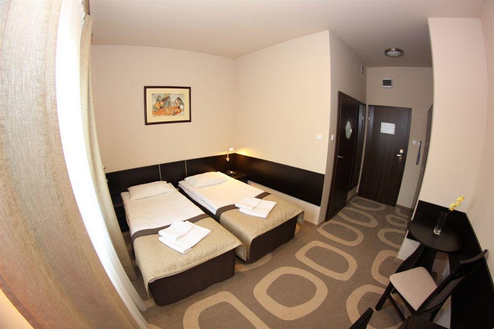 Hotel Picaro Stok Lagow  Bagian luar foto