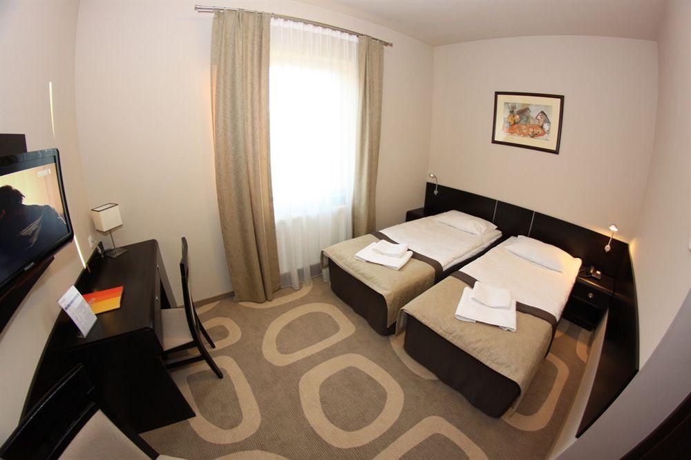Hotel Picaro Stok Lagow  Bagian luar foto