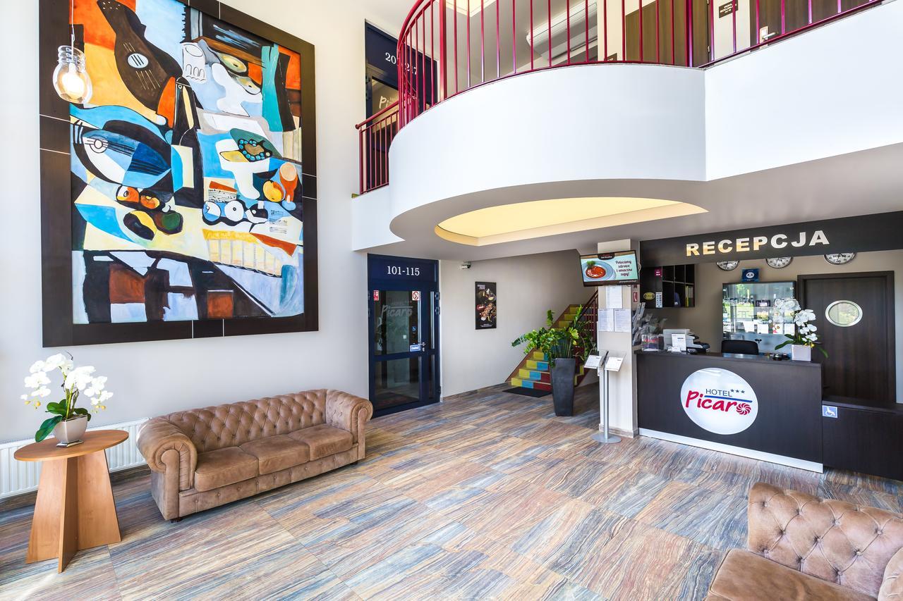 Hotel Picaro Stok Lagow  Bagian luar foto
