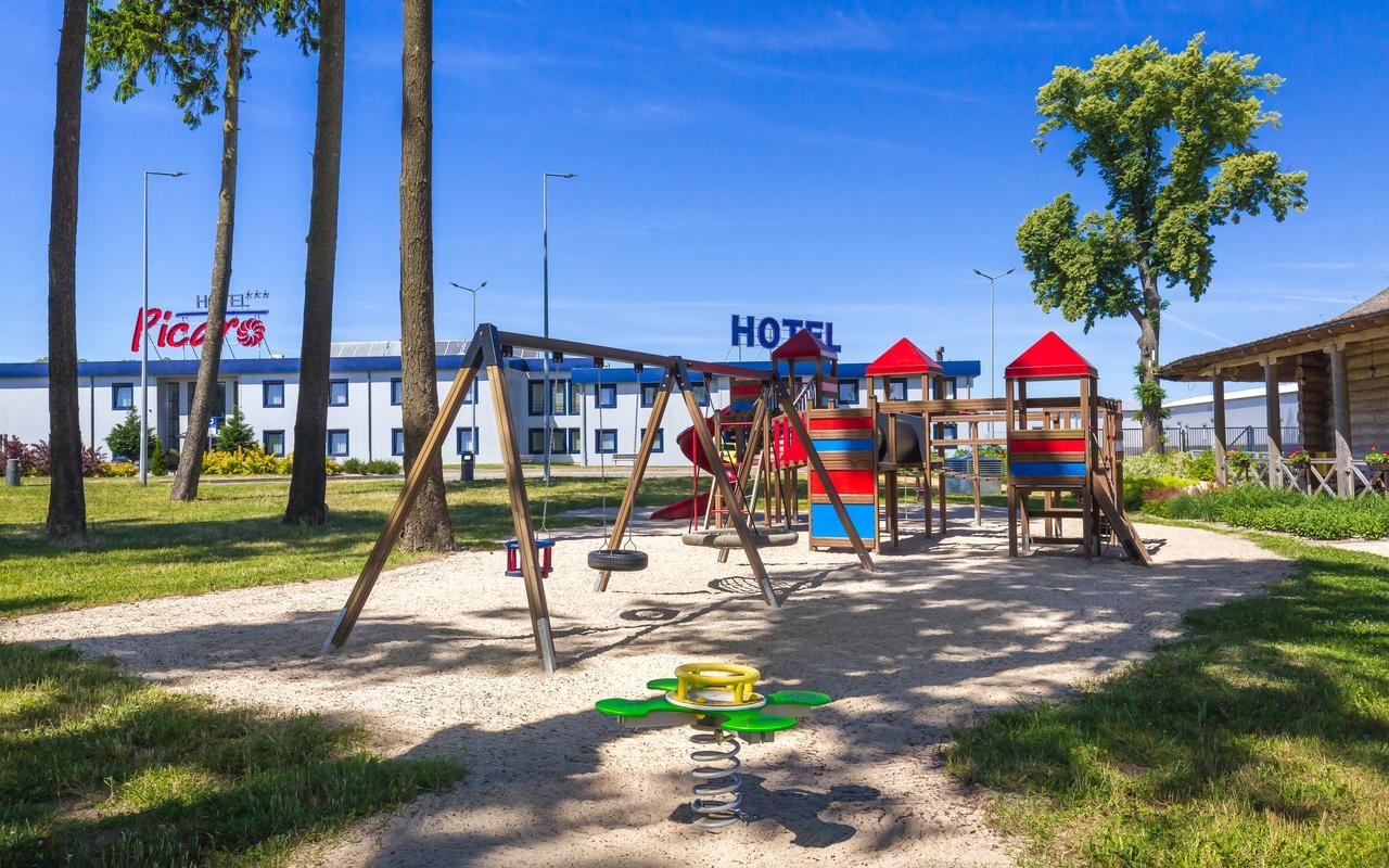 Hotel Picaro Stok Lagow  Bagian luar foto