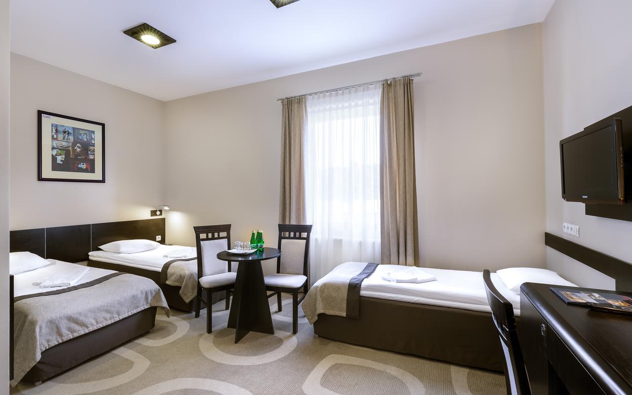 Hotel Picaro Stok Lagow  Bagian luar foto