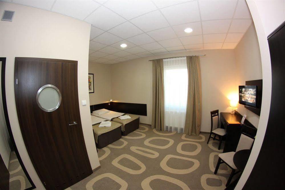 Hotel Picaro Stok Lagow  Bagian luar foto